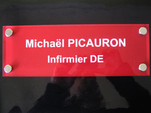 plaque infirmier rouge bandeau